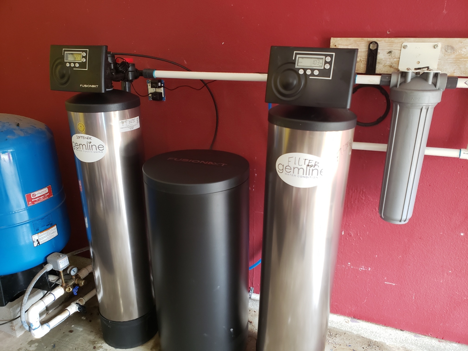 Katy Texas plumber installs water filtration systems